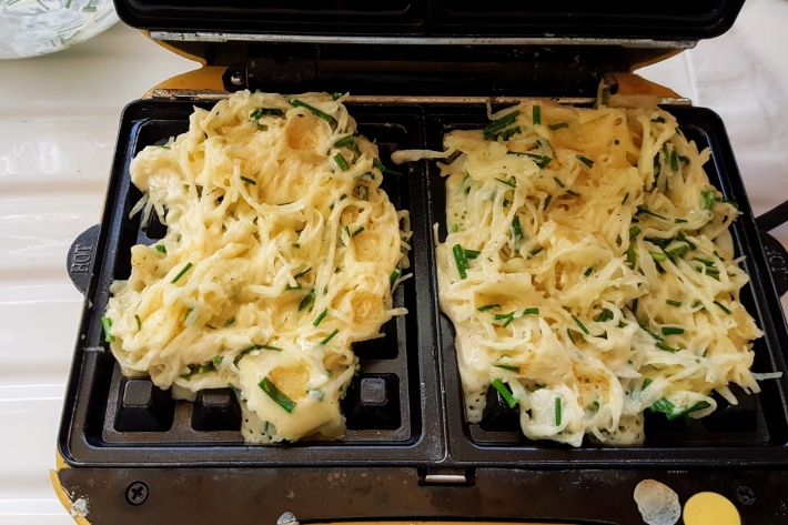 Gaufres de pommes de terre râpées - Recettes de cuisine Ôdélices